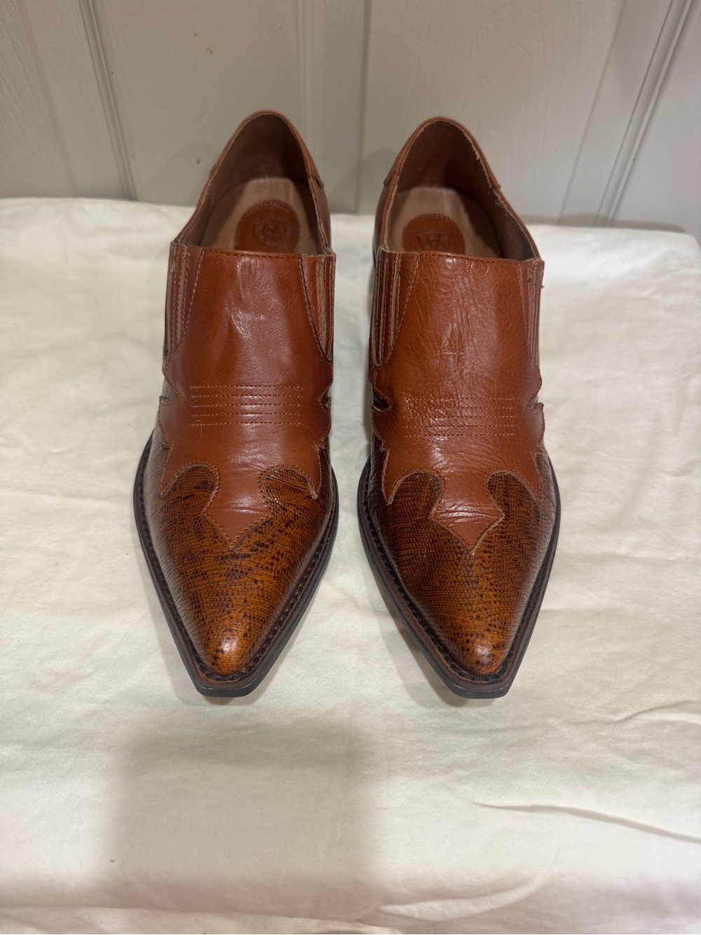 ARIAT Western Style Women’s Brown Leather Pointed Toe Booties 8.5 NEW